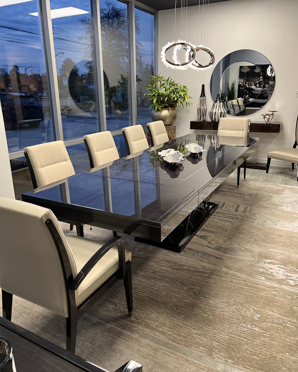 MartinDanielTO's tweet photo. Design your space with furniture that stands the test of time. Martin Daniel Interiors: a touch of elegance, a touch of home #torontofurniture #diningroominspiration #interiordesign https://t.co/JVQM7Paya6