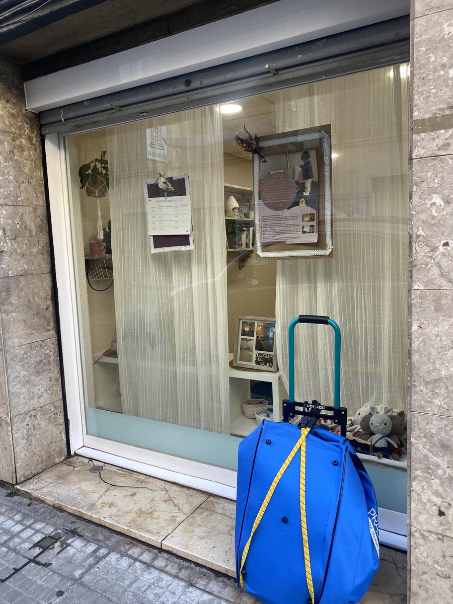 KandyFormadora's tweet photo. 💯 Aquest matí hem gaudit d'un taller molt pràctic de #primersauxilis al centre @espailauna de #Terrassa.

👏  M'encanta fer aquest taller!!

#espailauna #formadorakandy #embarazo #posparto #familia #rcp #prevenirsalvavidas #blw #atragantamiento #soportevitalbasico #familia https://t.co/gxUa2oaZgg