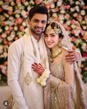 chefmahnoor's tweet photo. True example of Aag lagi basti mai shoaib bhai apne maste mai 🙄🙄 #ShoaibMalik https://t.co/lPly8TVGFT