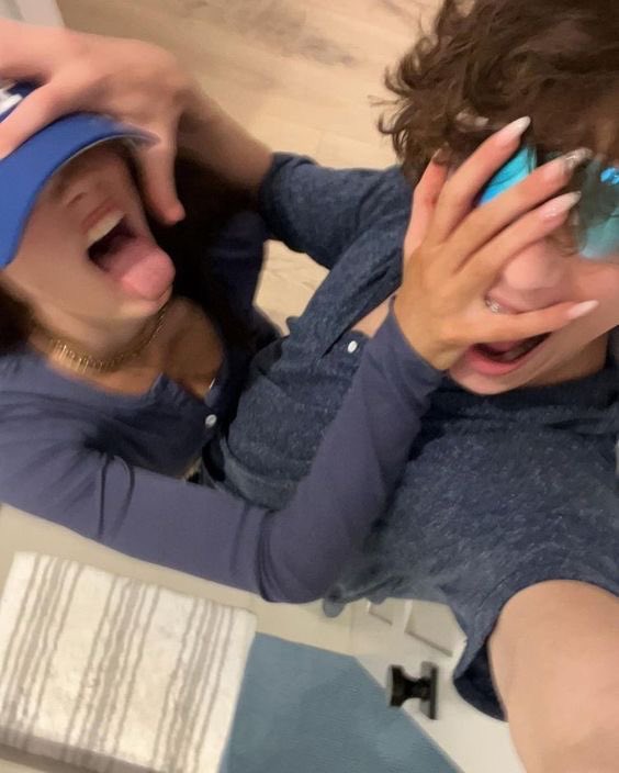 armingameplays's tweet photo. dois anos tmj olivia pprt so tu msm😍😍😍 https://t.co/sgSsUheKRB