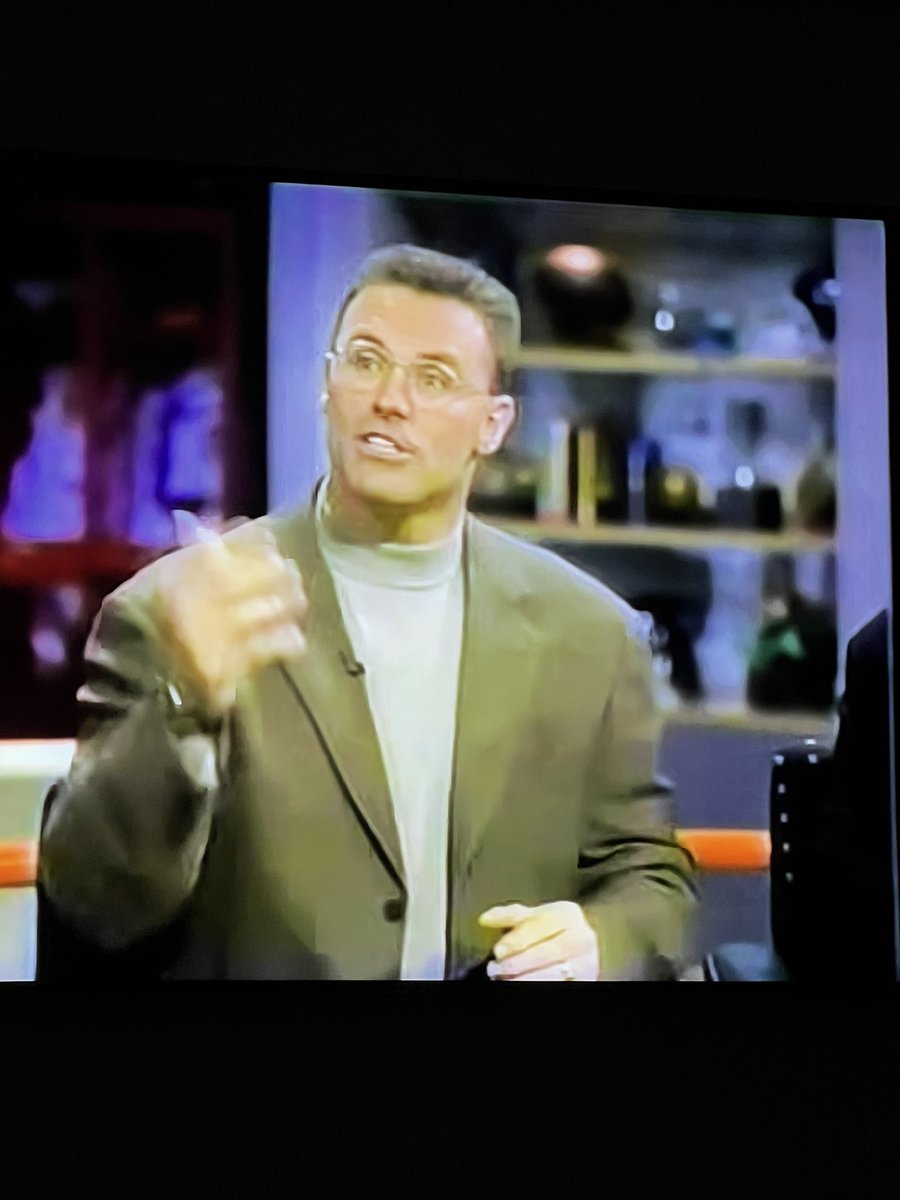 clouts3's tweet photo. Watching ‘95 Packers Niners Divisional Round &amp; man does Howie look like @JOEL9ONE during the old school Fox halftime show. https://t.co/8sjqzcGorl