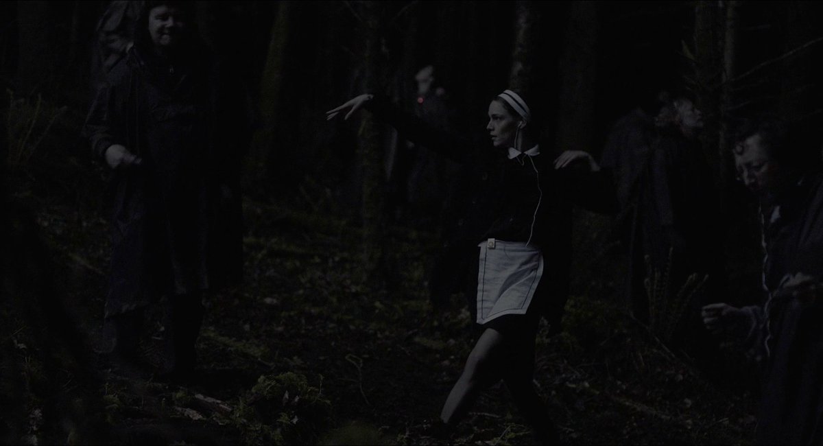 PabloPlanovsky's tweet photo. Poor Things, The Favourite, The Lobster, Dogtooth: las escenas de baile en el cine de Yorgos Lanthimos, lo más "normal" que va a tener la película. https://t.co/d8tO06W5h8