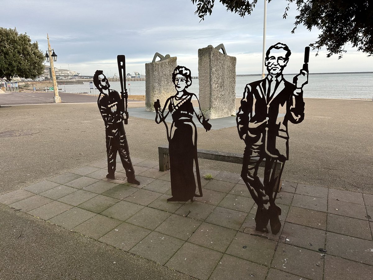 JenWalkingUK's tweet photo. … the official start/finish point of the North Downs Way in Dover! https://t.co/SI4LPa3QXw