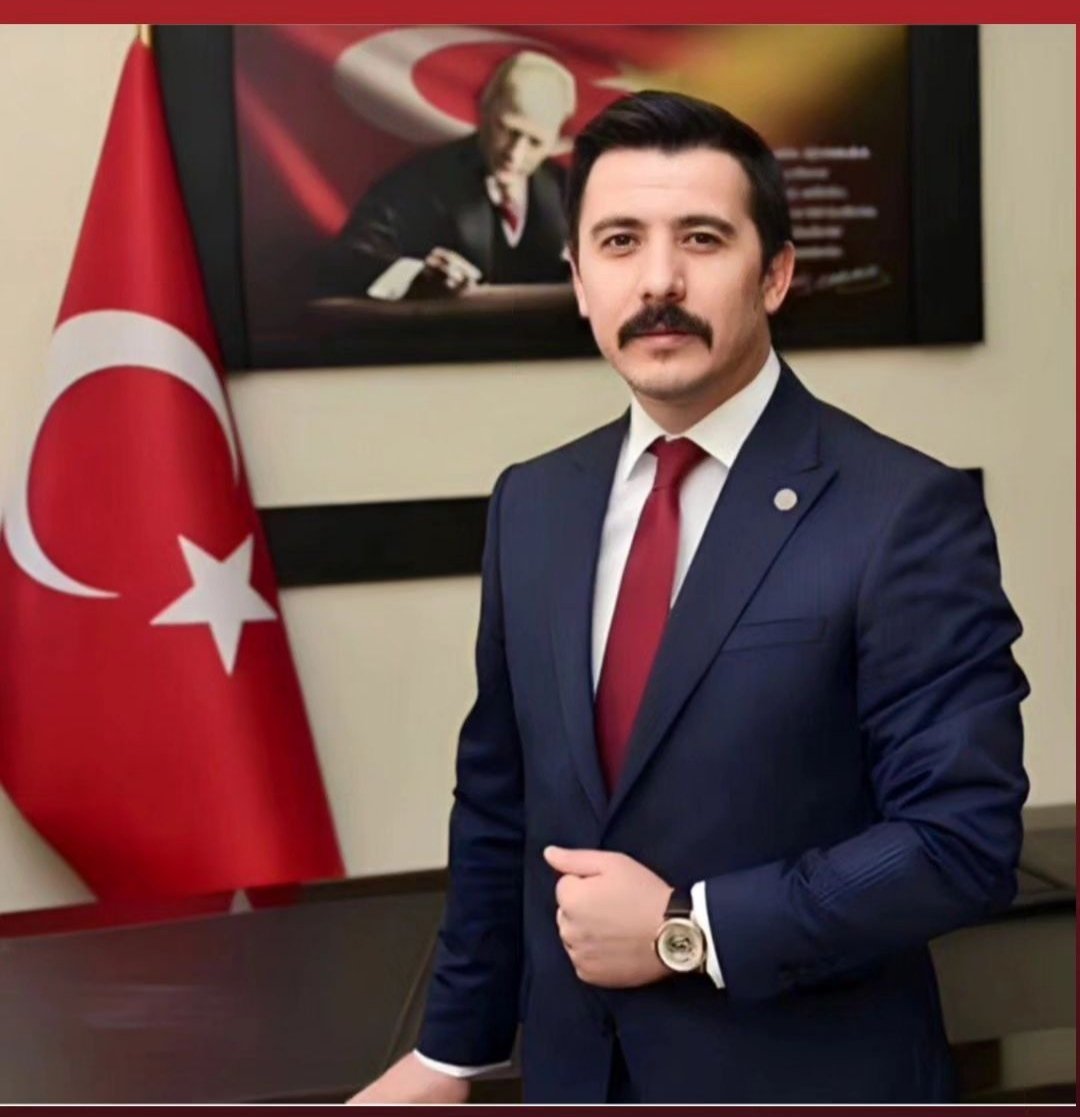 Diyarbakır Kulp Kaymakamı Burak Akeller Cuma hutbesinde şehitlerimizle ilgili kısmı okumayan imama tepki verdiği için hedef gösteriliyor.

Bu vatanın evlatlarını size yedirmeyiz!
Vatanımızın her köşesi şehit kanıyla sulanmıştır.
Var olun Kaymakam Bey!
<a href="/burakakeller/">Burak AKELLER</a> 
<a href="/kaymakam/">Canberk YILDIZ</a>