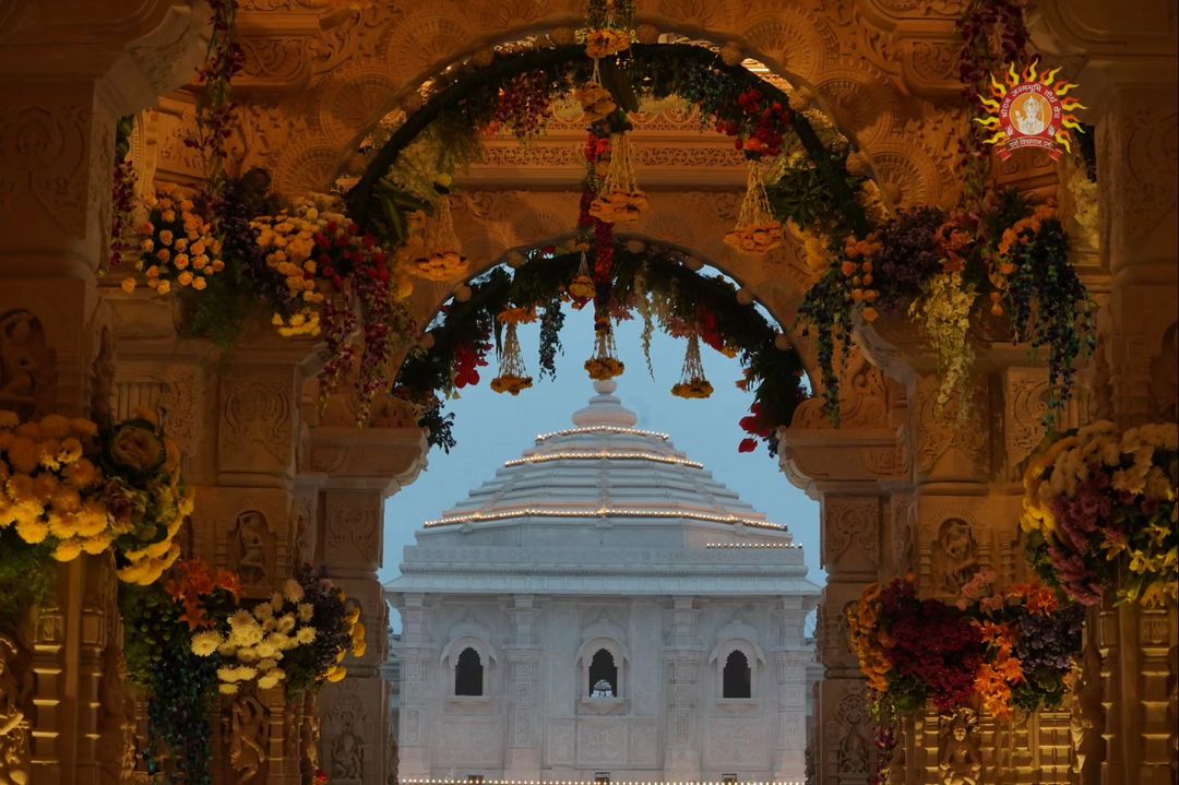 theprayagtiwari's tweet photo. Aesthetic Ayodhya 💜🌻 https://t.co/SpZWx8B56x