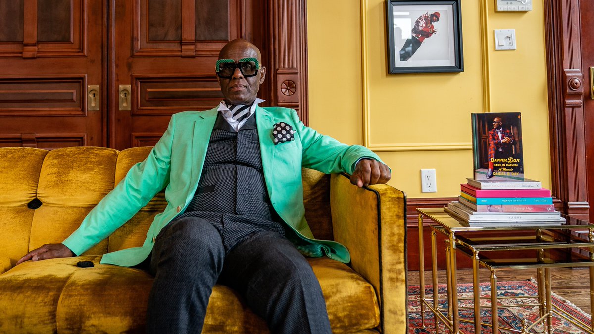 HIPHOPFINEART's tweet photo. INSPIRATION IS EVERYWHERE..
✨ Dapper Dan ✨ 

#hiphopfineart #hiphop #werunthis #respect #the #impact #support #inspiration #savethembabies #bethechangeyouwanttosee https://t.co/IgiLR9BKj8