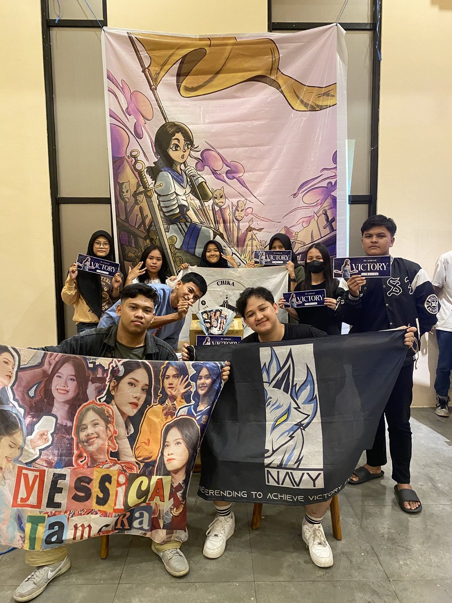 kazuukeyy's tweet photo. Terima kasih buat teman-teman @48FansPontianak udah meramaikan last show Chika walau hanya bisa dari jauh. Terima kasih juga untuk @NAVY_INA yang telah mengijinkan kami untuk buat project kecil dari ini. Tak lupa support dari @Yc_westborneo juga!

#WeAchievedVictory 
#VICTORY https://t.co/yu8VZvJQrm