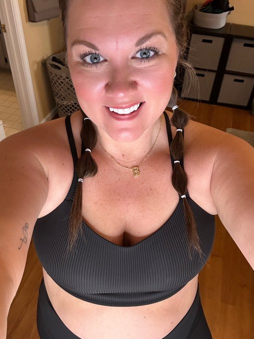 Happy Saturday 🖤 https://t.co/ceyXo83EQn<a href="/tag/braves"class="tags"><span>#braves</span></a><a href="/tag/bravescountry"class="tags"><span>#bravescountry</span></a>