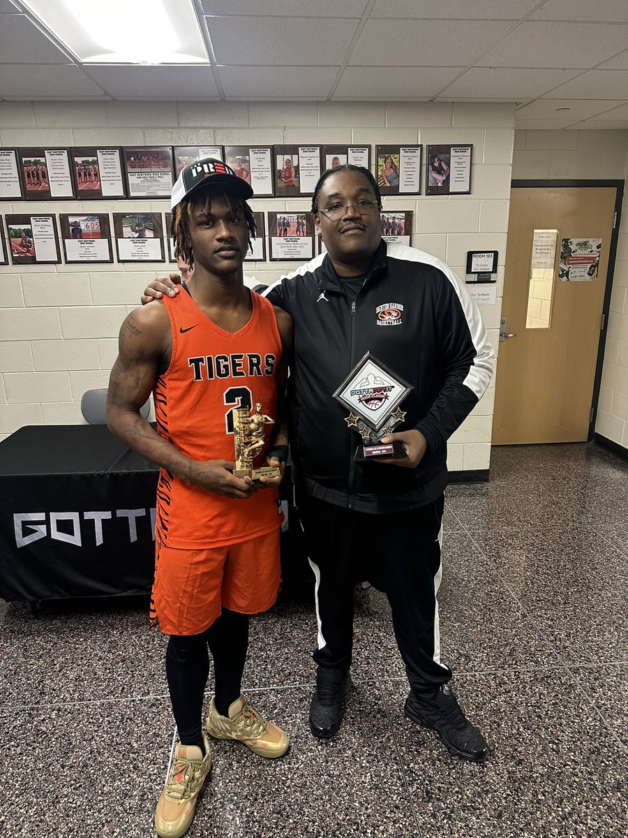 Gottagetit Hoop Classic (@ggihoopclassic) on Twitter photo Antwan Callahan Jr is your Player of the Game, for game #1. The senior guard finished with 21 points, on 9/19 from the field, to go along with 6 assists. <a href="/CallahanAntwan/">Antwan Callahan Jr.</a> Antwan Callahan Jr is your Player of the Game, for game #1. The senior guard finished with 21 points, on 9/19 from the field, to go along with 6 assists. <a href="/CallahanAntwan/">Antwan Callahan Jr.</a>