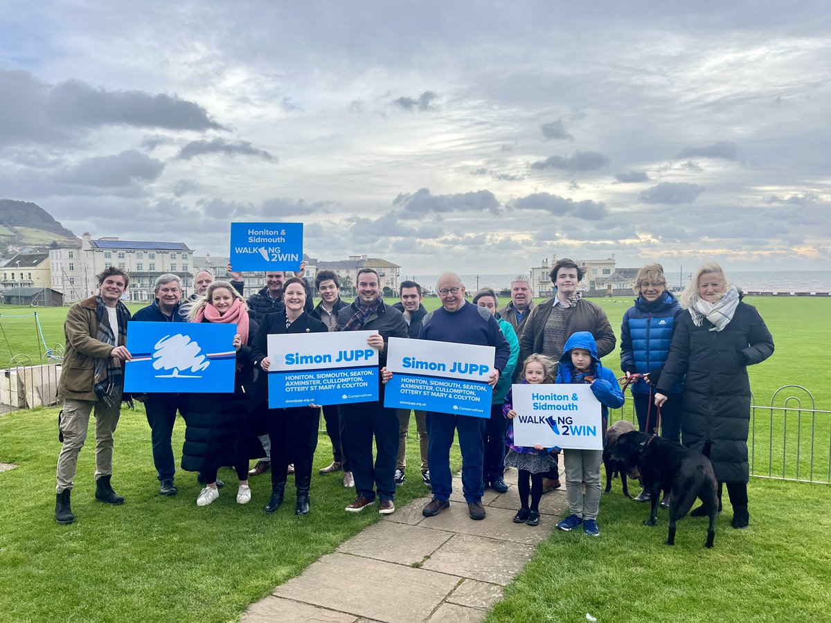We’re out every week, come rain or shine, listening to you! Thank you to my brilliant team for all their hard work in Sidmouth today. We’re back out again next week. Great to welcome our Police & Crime Commissioner @AlisonHernandez to discuss my crime & policing survey too.