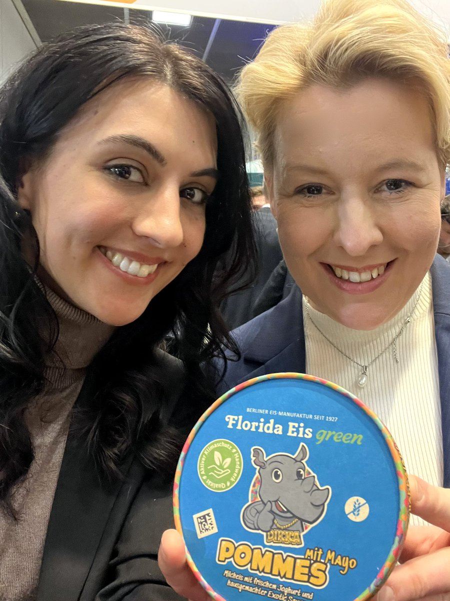 MeikeBeuckmann's tweet photo. Grüne Woche Berlin 2024. 

Im Gespräch: Berlins Regierender Bürgermeister Kai Wegner (CDU ) und  Franziska Giffey Senatorin für Wirtschaft, Energie und Betriebe sowie Landesvorsitzende der SPD und
Vorsitzender der Geschäftsführung Messe Berlin.  #grünewoche #politik https://t.co/Gv3O69HdUs
