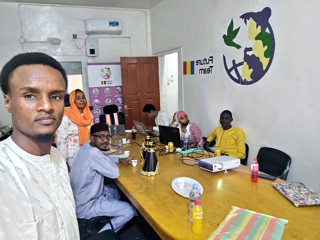 DrHassane90's tweet photo. #Future_Team_Tchad
Ça travaille, surtout les week-ends ✌️
En avant c'est devant 🙌 https://t.co/zzPSymixc5