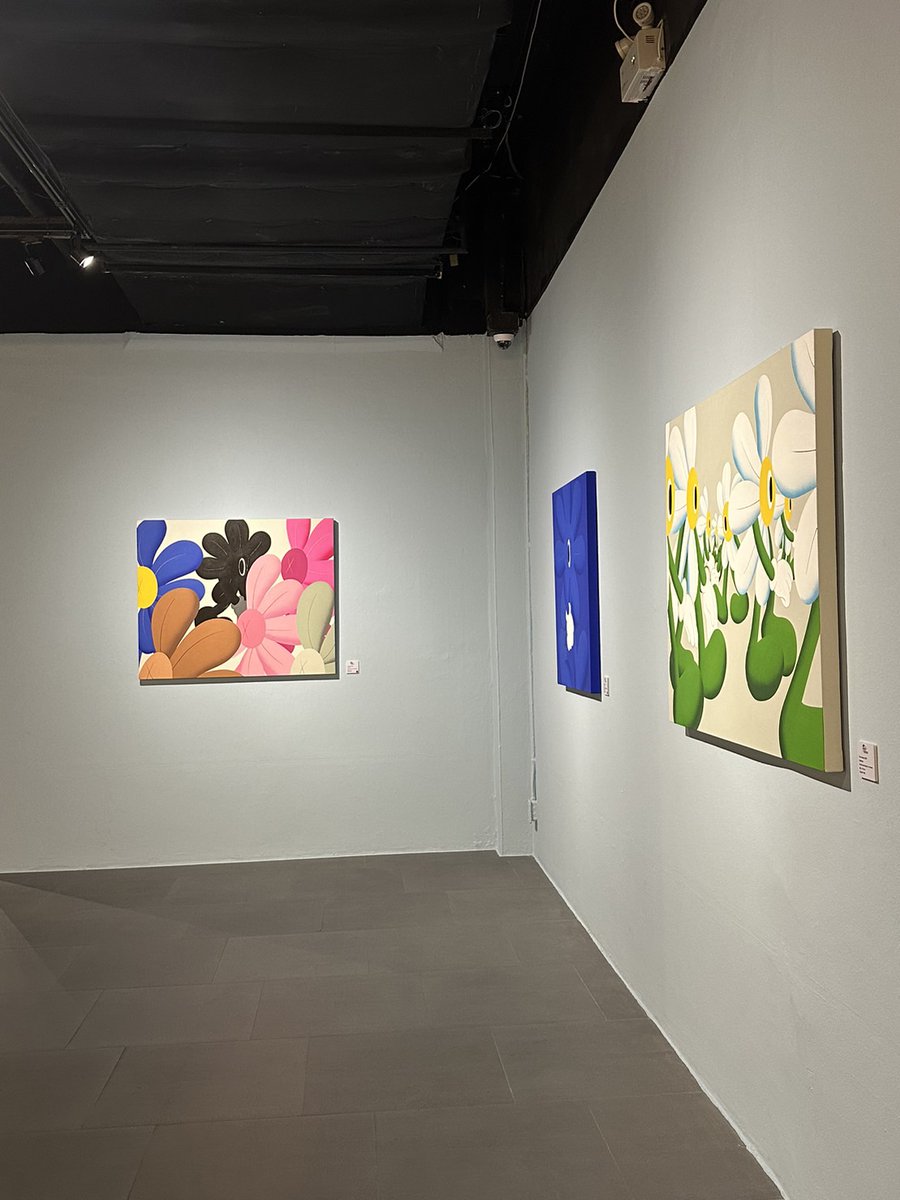 tanhnanchya's tweet photo. โดยศิลปินทั้ง 9 ท่าน ได้แก่ Art of Hongtae, Chickenmew, ดีใจ โกสิยพงษ์, Nut Dao, Thireq Pecko, TUNA Dunn, UnderHatDaddy, Vachboy และ วิชุดา ขันติจิตร

ภายในงาน จะแบ่งงานของแต่ละท่านแยกเป็นมุมๆ ค่อยๆ เสพแนวคิดของงานแต่ละชุด เพลินมาก https://t.co/nhqJptzezK
