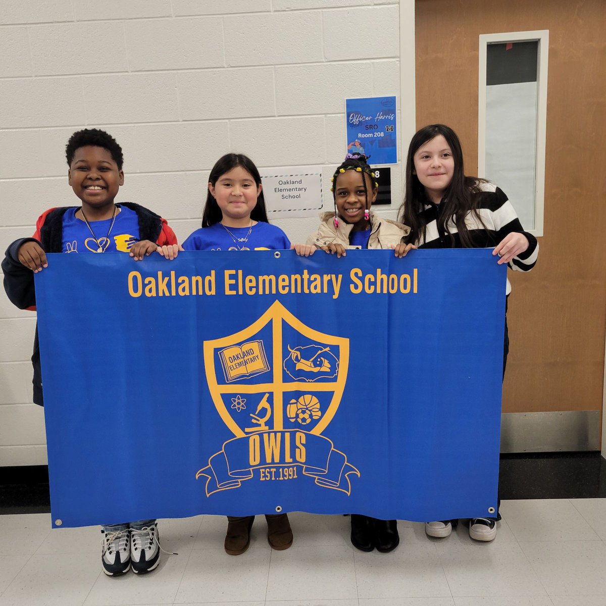 AEV1920's tweet photo. Volunteering at the Reading Bowl on this cold Saturday morning. Always a pleasure to support our students. Good luck to all of the teams! #consolejudge #helenruffinreadingbowl @OAK_HCS #LiteracyInHenry #EXPECTEXCEPTIONALHCS @LearnInHenry @HenryCountyBOE https://t.co/b2IdiHCfzy
