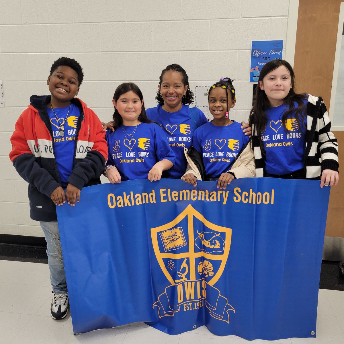 AEV1920's tweet photo. Volunteering at the Reading Bowl on this cold Saturday morning. Always a pleasure to support our students. Good luck to all of the teams! #consolejudge #helenruffinreadingbowl @OAK_HCS #LiteracyInHenry #EXPECTEXCEPTIONALHCS @LearnInHenry @HenryCountyBOE https://t.co/b2IdiHCfzy
