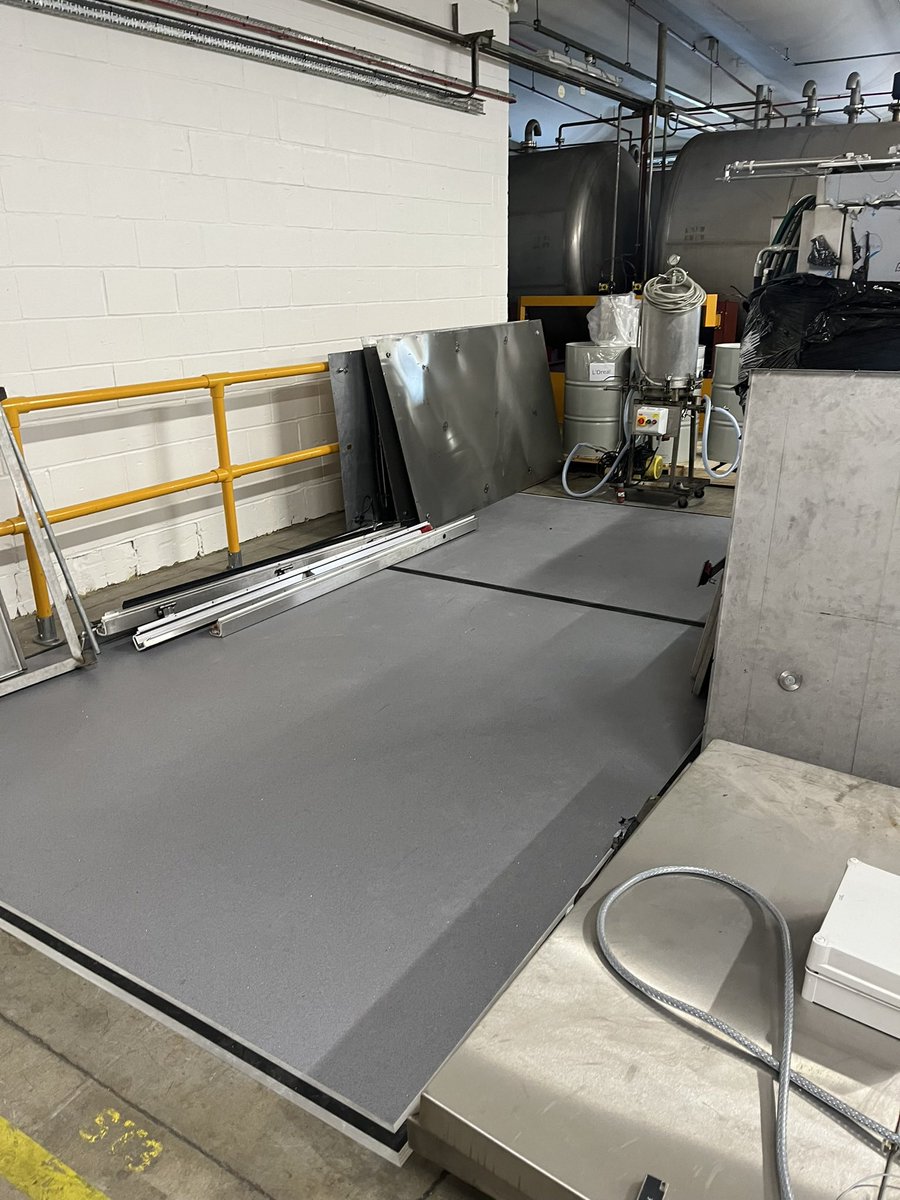 HSSONLINELTD's tweet photo. A triple cabinet cleaner for the chemical process industry designed and built in sheffield. Follow our #greenerjourney https://t.co/UlY1fs2ebC