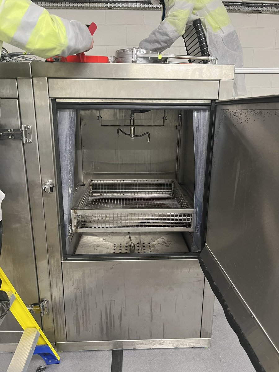 HSSONLINELTD's tweet photo. A triple cabinet cleaner for the chemical process industry designed and built in sheffield. Follow our #greenerjourney https://t.co/UlY1fs2ebC
