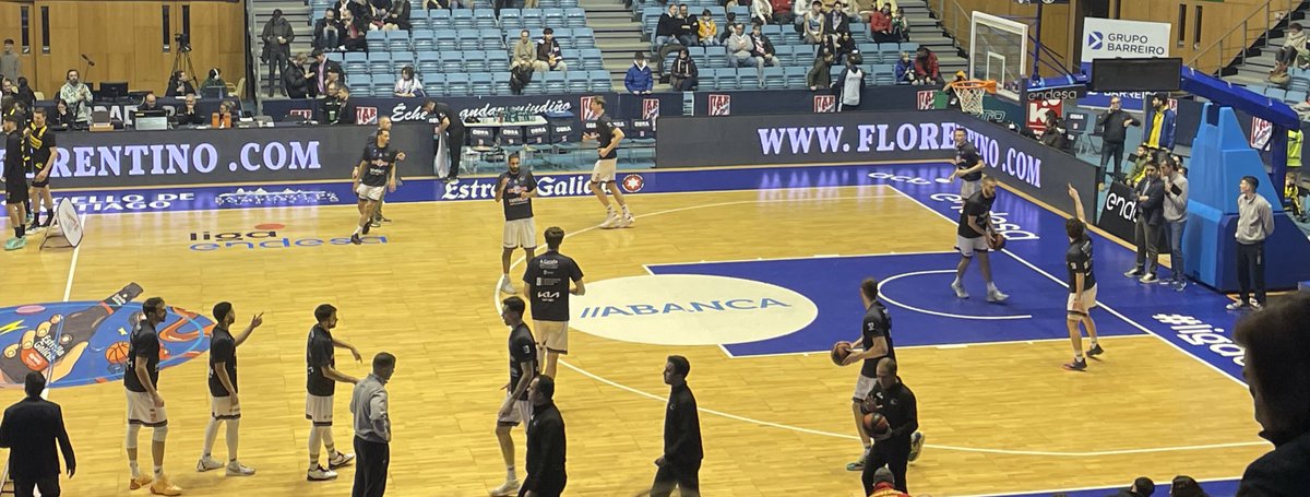 MarianVazquezM's tweet photo. A por ellos @OBRADOIROCAB !!!!
#SomosOBRA #miudiño #caldeira #meigallo #sempreOBRA #patitasmumbru https://t.co/bpqgdC6NYZ