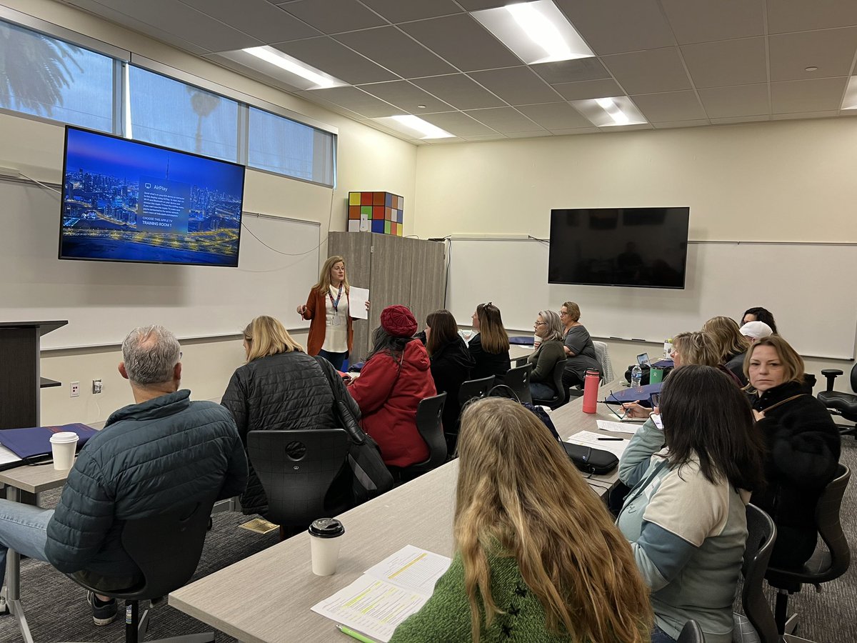 Holly Edds tweet media