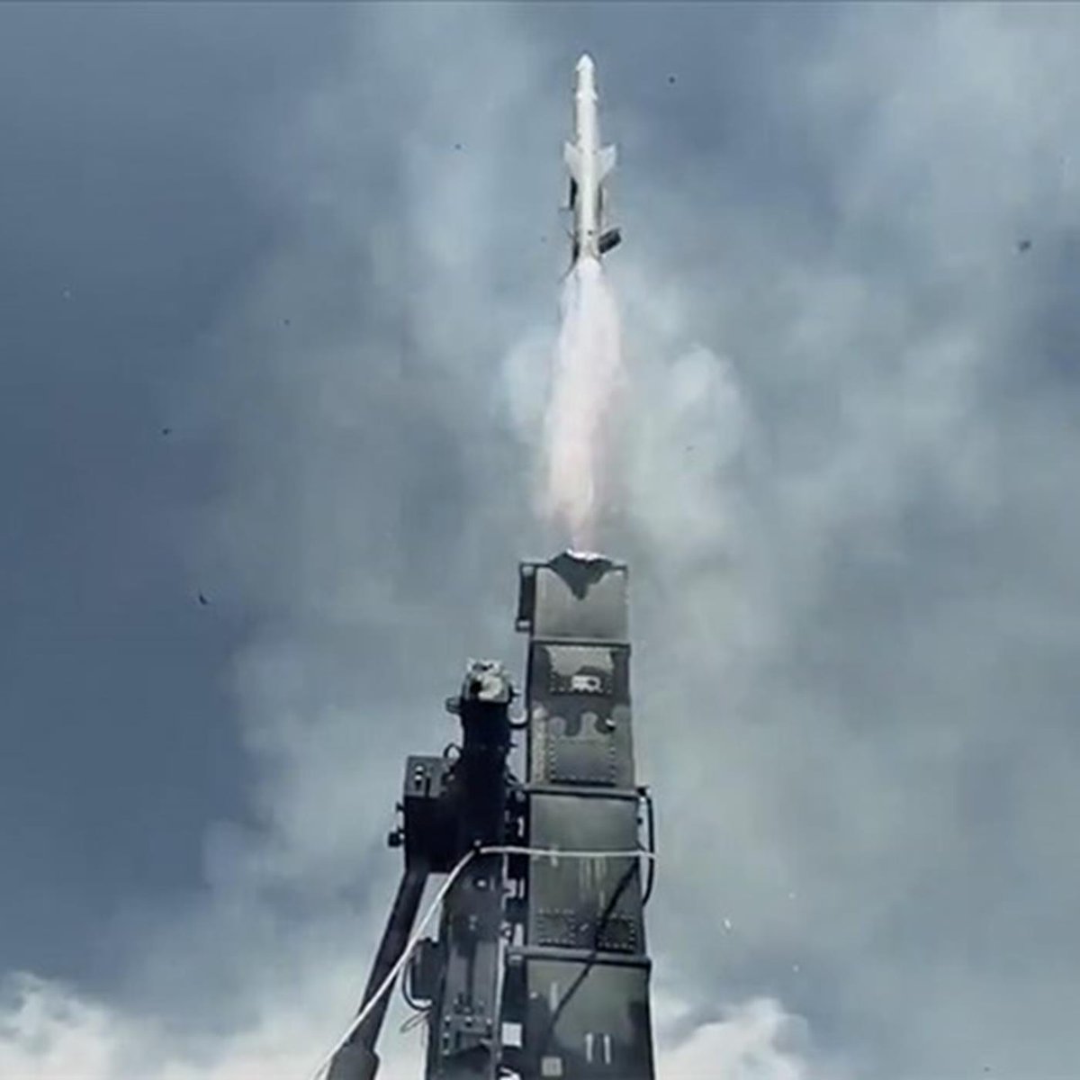 TurkishCentury's tweet image. 🚀 Türkiye has officially begun the serial production of its new #AKYA heavy torpedoes, #ATMACA anti-ship cruise missiles and #SAPAN air defense missiles. 🇹🇷