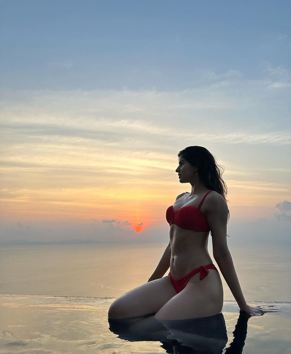 Super hot #SakshiMalik set's the temperature soaring high 🔥