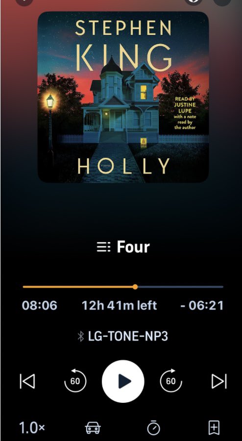 crime_scenes's tweet photo. Alright.. who gave this man @StephenKing a key to all the unsolved case work collabs? The moment Holly was struggling with the case she’s working & dealing with her mother’s estate. The inner monologue I swear was torn from my brain. #Holly #coldcasekansas #WhoGaveSteveAKey https://t.co/jWnbbI53Fb