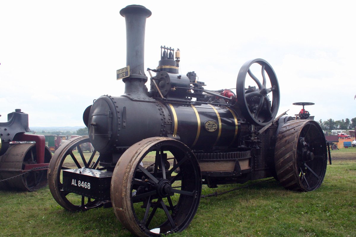 mavmaramis's tweet photo. Margaret. John Fowler (Leeds) works no. 1368, 1870 ploughing engine. Photos: Yeovil, 03.05.2003 (left); location unknown, 18.07.2019. #steam #TractionEngine #JohnFowler #Yeovil https://t.co/gRj4w79yJE