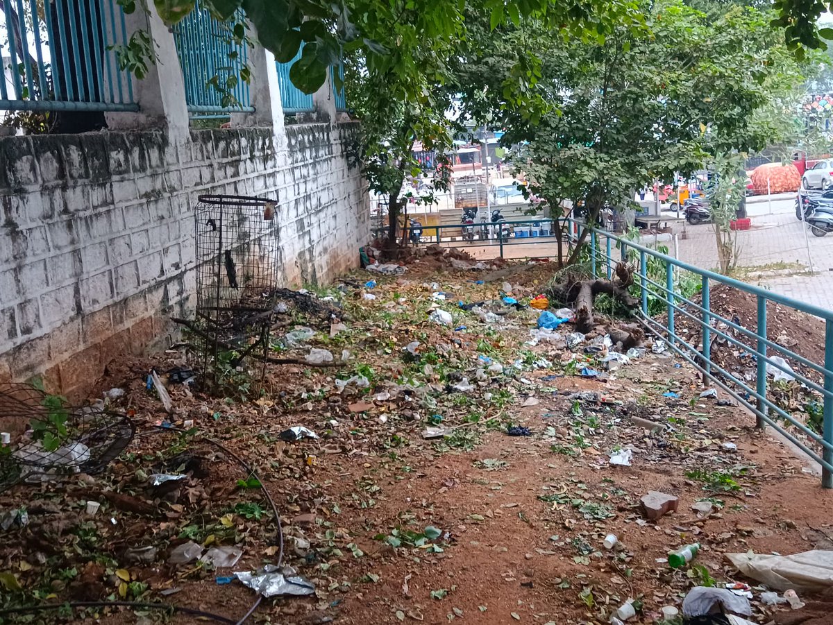 drmhyb's tweet photo. #HYBdivnRailInfra update:
YAKUTPURA Railway Station, Telangana State is set to undergo a redevelopment under the #AmritStations Scheme, offering a fusion of modern and exquisite Passenger Amenities.
#SCRInfraUpdates
#RailInfra
@SCRailwayIndia https://t.co/K9I0nJbDGk