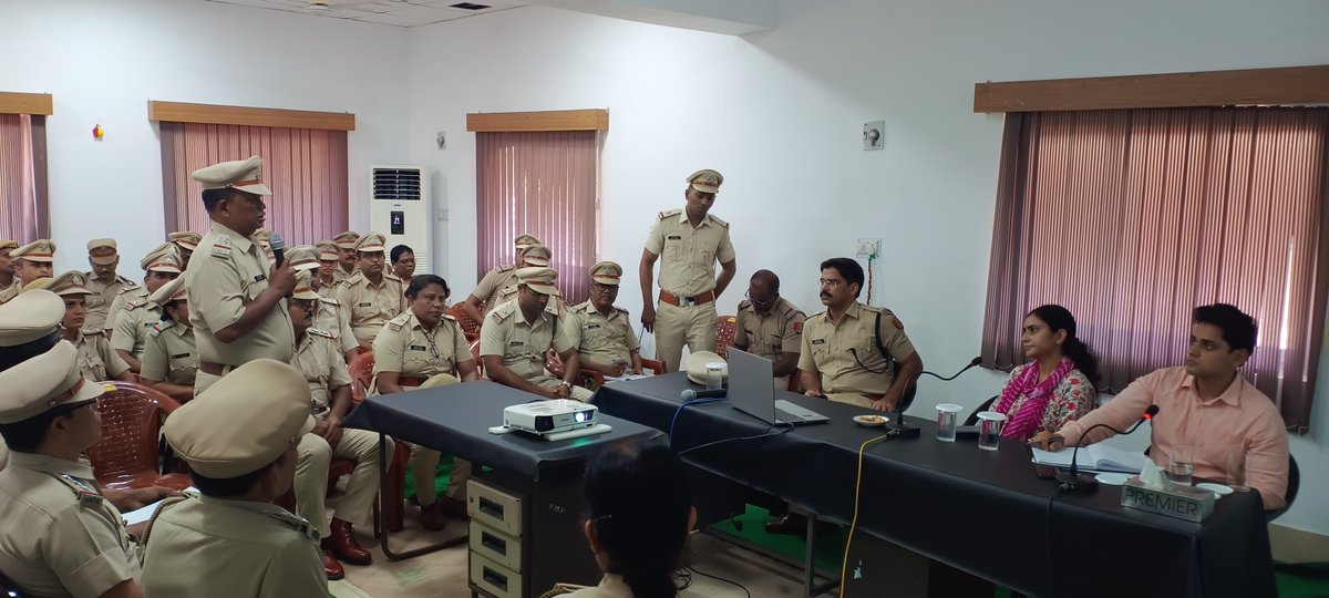 AndamanPolice's tweet photo. A Productive and an insightful Sampark Sabha was conducted by DIGP Smt. Monika Bhardwaj, IPS, for the staff of entire Police Radio Stations. It was a collaborative platform to exchange ideas, discuss challenges, and reinforce our commitment to public safety.
#PoliceCommunication https://t.co/oY3LOCpKsQ