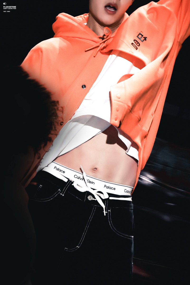 Tonight we get a wonderful gift! Yibo's abs & his tiny waist! So