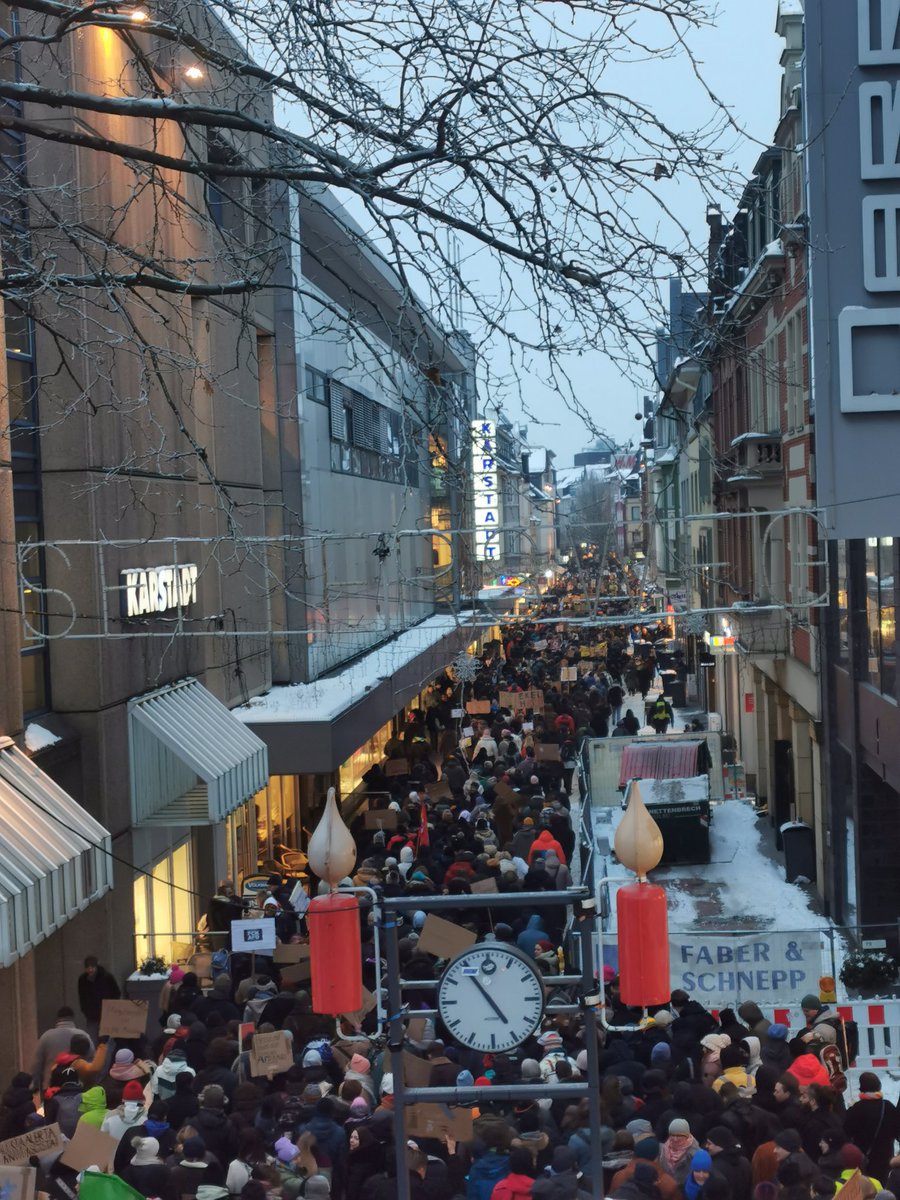 tinosoph's tweet photo. 12.000 gegen Rechts in Gießen 💪🏻 #gi2001 https://t.co/IX5ERiFkTK