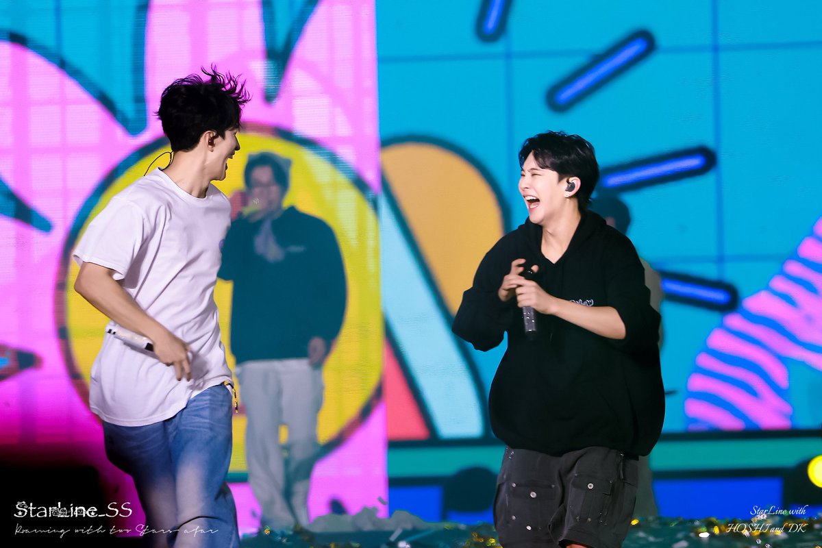 StarLine_SS's tweet photo. 240120 FOLLOW 마카오 DAY1

#호시 #HOSHI #순영 #ホシ
#도겸 #DK #석민 #ドギョム
#석순 #겸권 #SEOKSOON 
#세븐틴 #SEVENTEEN https://t.co/IhTtchmMTP