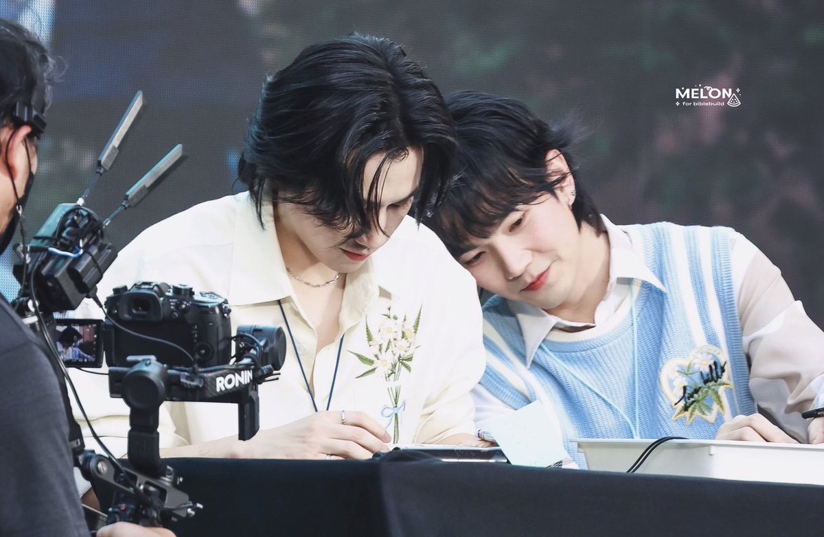 bbbenjoyer's tweet photo. 01.21.2023

So it’s been a year now, we survived a whole year 🥺

I miss them and today, I only want to remember the happy memories that happened and they shared together. 🖤💙 https://t.co/ko3THyV16o
