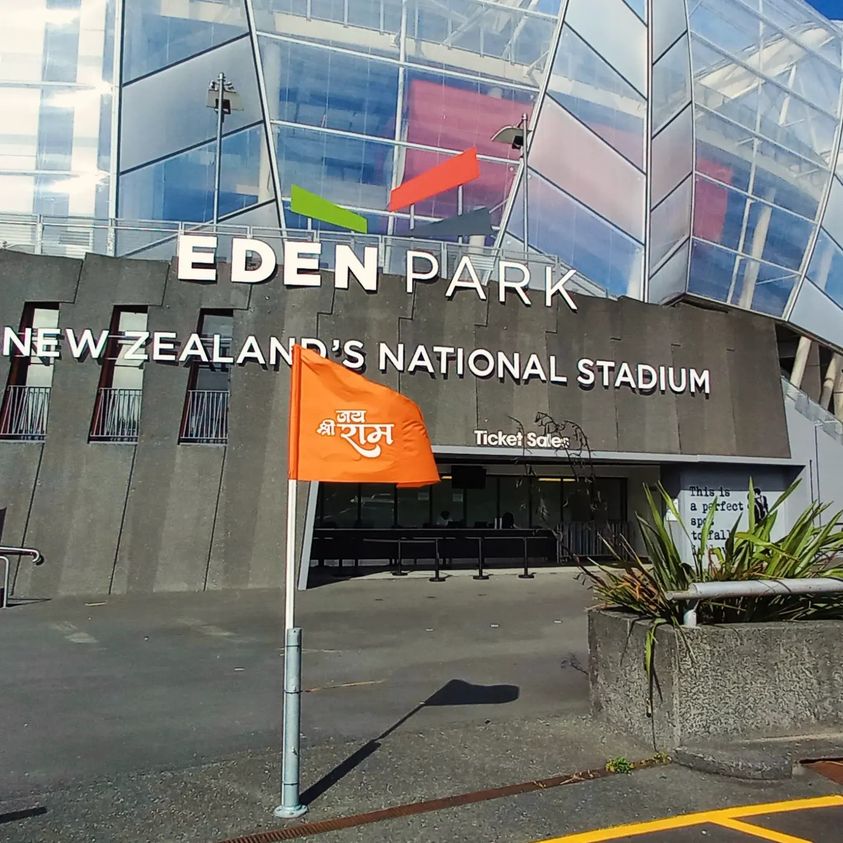 ShriRamReturns's tweet photo. The Bhagwa Dhwaj flying high at Eden Park, Auckland,  New Zealand.
All set for the event day
#shriramreturns #ayodhyainedenpark #shriramjanmbhoomi https://t.co/7e4HZMDES7