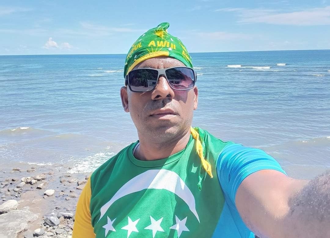 HaybaFm's tweet photo. Comores, crise post électorale. Dans le sillage des manifestations, des arrestations. Momo, membre influent du parti orange du Candidat à l'élection présidentielle, Mohamed Daoud, a été arrêté le 17 janvier. #Achmet, #Baloz, #Daoudhalifa, #Momo, #Soilihi 
Libérez les prisonniers https://t.co/hTy9lgIiSr