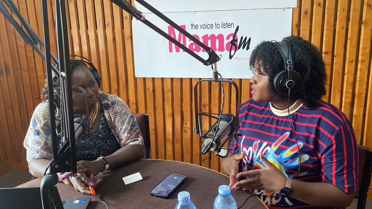 Consistency was the most used word as I hosted Isabella Mwebaza founder @PaintAndSipUG #BellaArt this afternoon @mama_fm1017  on #HerStory256 . Great motivation. Keep at your grid even if success looks slim.