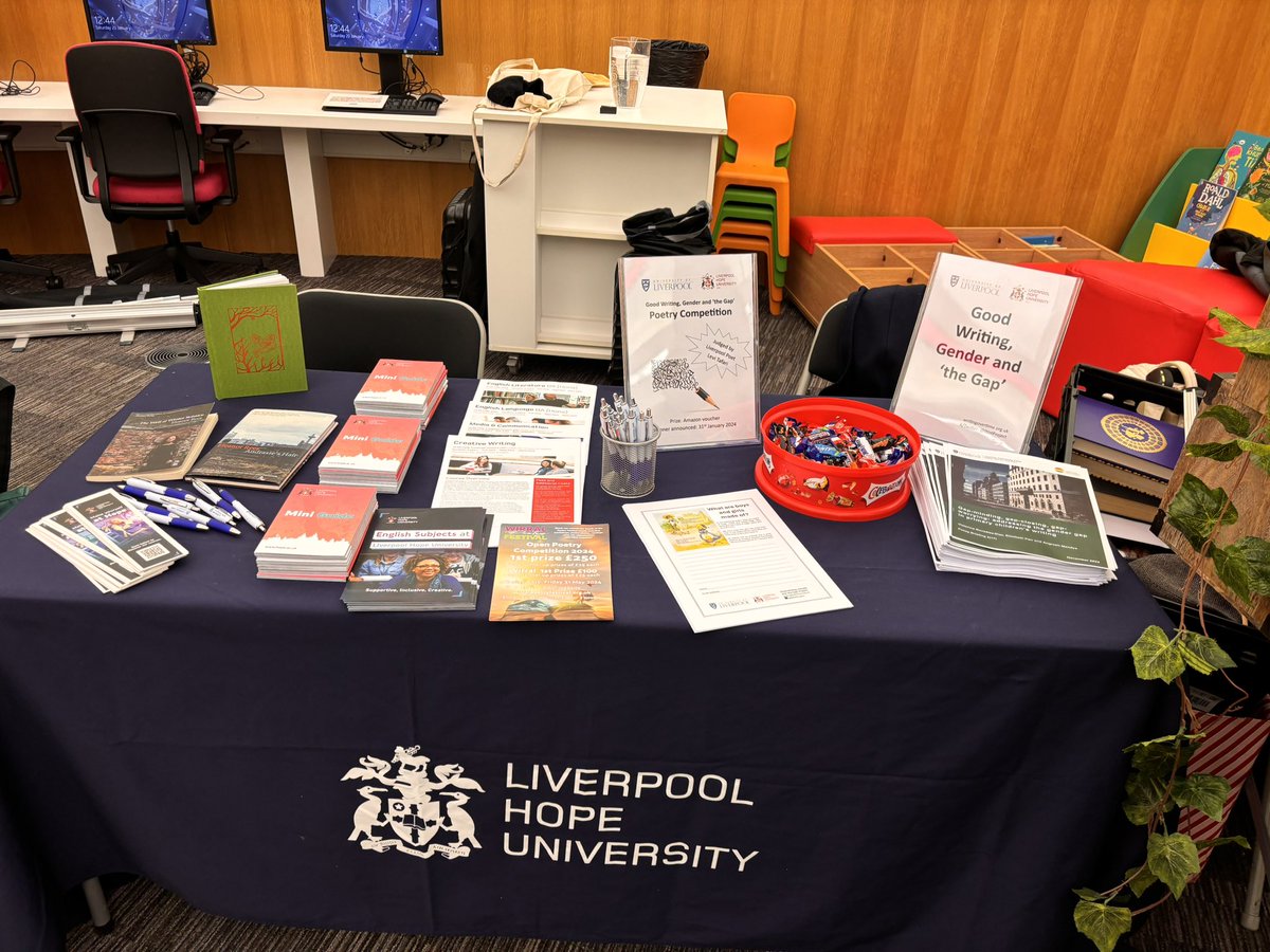 WotProject's tweet photo. A fabulous afternoon celebrating ‘Good Writing, Gender and ‘the Gap’’ at the launch of The Year of Writing @LivLitCycle @CllrBMurray @LiverpoolHopeUK @HopeTeachers @HopeSchoolofEd @LivUniEnglish @livuninews #livlitcycle #liverpoolwrites https://t.co/BpiV9SA4TB