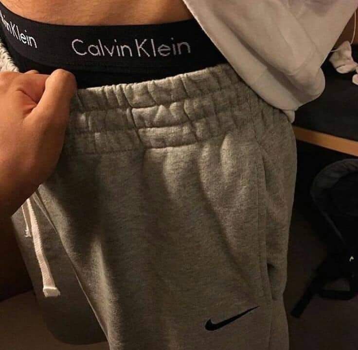 Less! hyunin au tweet media