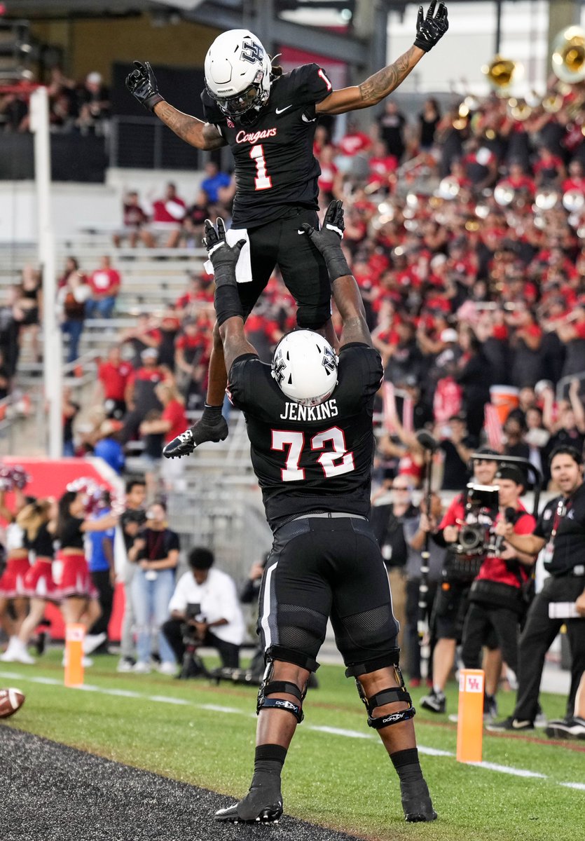 Joseph_Duarte's tweet photo. Houston starting right guard Tank Jenkins has been granted his waiver request for a seventh year of eligibility. He's the Cougars most experienced returning offensive lineman with 39 career games, including 28 starts.
@_MJ72_ https://t.co/TlUQfqJPz4