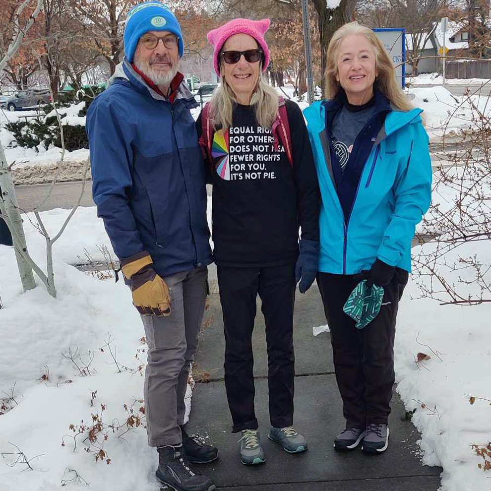 thenorthend's tweet photo. Friends and neighbors gearing up for today's #IdahoWomensMarch in #boise
#WomensMarch #idpol #reproductiverights #womenshealth #savedemocracy #stopthemob #saveourpublicschools #nobookbanning #climatecrisis
#blacklivesmatter
#supporttranskids https://t.co/svCOdSGXqU