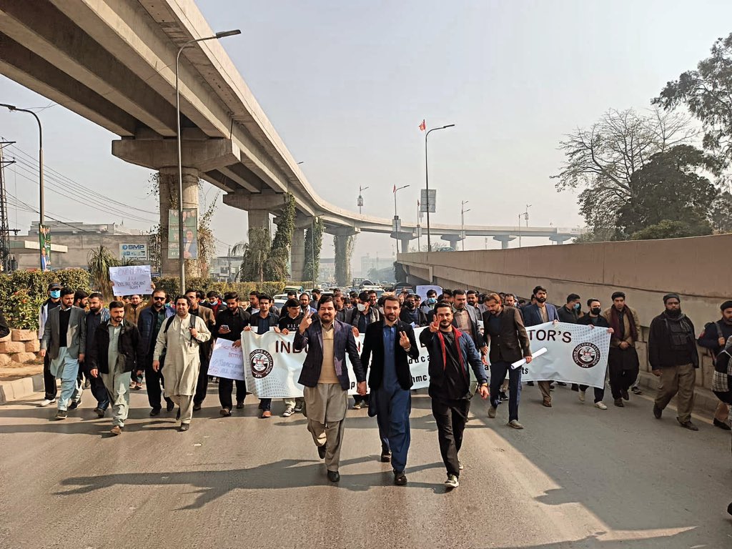 DrAdnankhanYDA's tweet image. KP government, we need doctors now! Induction delays are affecting healthcare services. Prioritize funding and fill those vacant slots ASAP! 
#InductionforAll 
 #YdarejectFcpsSlotsdecrease
#YDAKPstrike