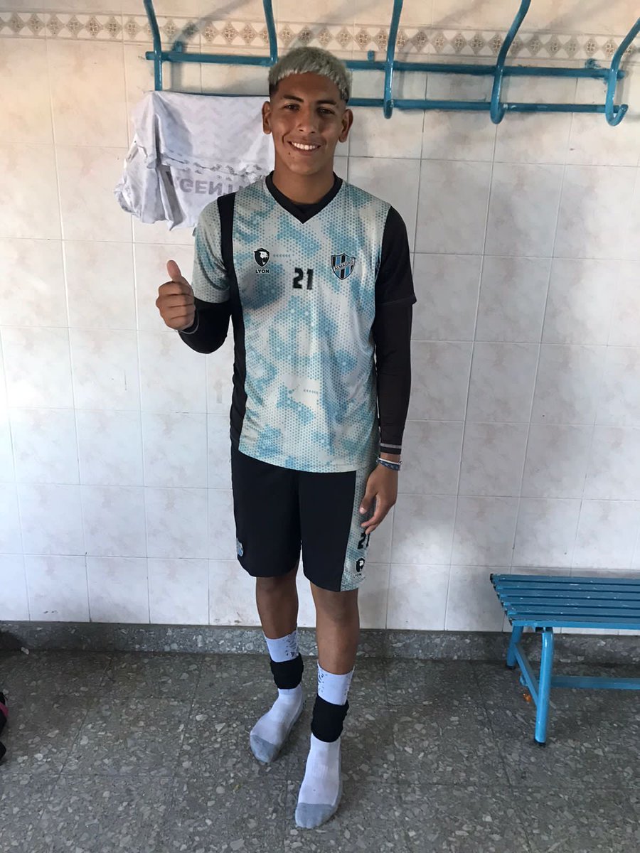 caioken06's tweet photo. Primer amistoso con reserva 😍⚽️🇪🇪 https://t.co/XqPWJp8wK9