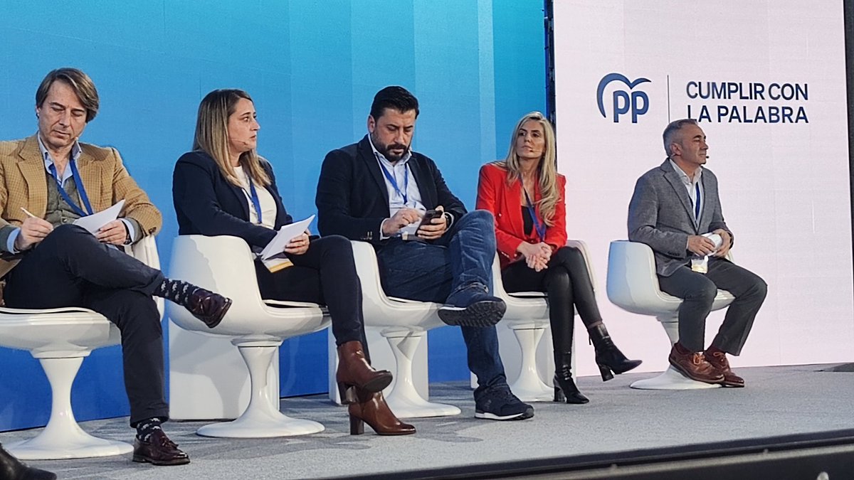 PP_Asturias's tweet photo. 🔵 En #Asturias padecemos los efectos del Reto Demográfico

👉🏻 @crisvegamo es la propulsora de nuestra estrategia política en relación a esta materia y de medidas a las que Barbón dijo NO en apoyo a los municipios que más sufren por la pérdida de població
📸 #CumplirConLaPalabra https://t.co/ewk5TUOj8f