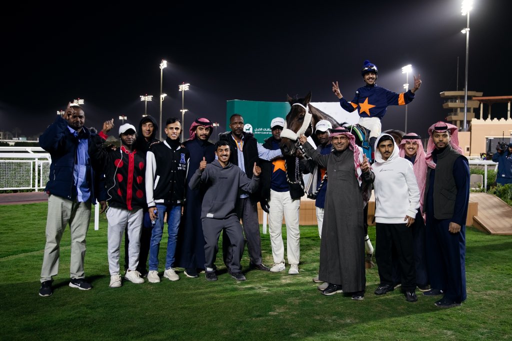 JockeyClub_SA's tweet photo. نتيجة الشوط الـ 11 الحفل ( 93 ) 

▫️الفائز : اهدل
▫️المالك : عبدالرحمن سعيد عبدالله السيد 
▫️المدرب : عبدالله المنيف
▫️الخيال : ذرب التمياط 
▫️المسافة : 2000م
▫️الزمن : 2:09.20 

#نادي_سباقات_الخيل 🐎 https://t.co/m3NURGejb0