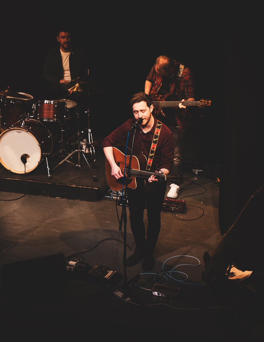 We played some songs on a stage that means a lot to us over Christmas. Big thanks to our lovely friends For The Birds for having us in <a href="/BreweryLaneT/">Brewery Lane Theatre</a> 
.
.
.
📸: <a href="/Martin_O_Brien/">MOB</a>