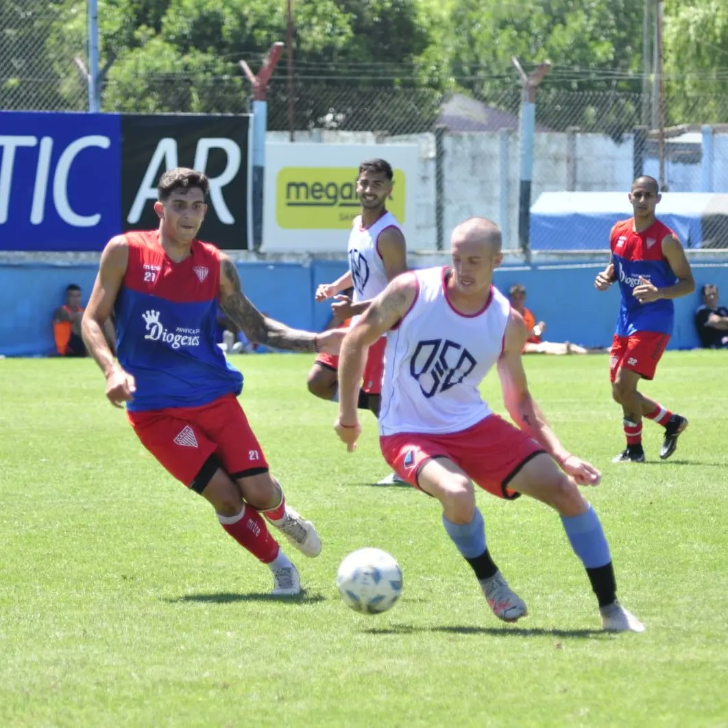 CABrown_Oficial's tweet photo. Segundo partido:
Brown 1️⃣ Los Andes 2️⃣
⚽️ Modon

Wysocki; Bogado, Arrechea, Aguirre, Palomeque; Modon, Sproat, Chavez, Sangiovani; López y Martínez.

⚠️ Se disputaron 2 tiempos de 30 minutos. https://t.co/wmbklcP5LJ