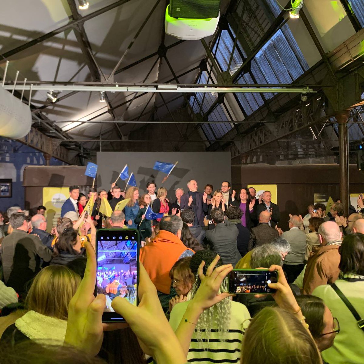 <a href="/sbenmouffok/">Saïd Benmouffok</a> <a href="/p_lecorche/">Pascaline LÉCORCHÉ</a> <a href="/Victor_Lcnt/">Victor Lachenait</a> <a href="/Sybille__Dvlz/">Sybille</a> <a href="/AuroreLalucq/">Aurore Lalucq 🇪🇺</a> <a href="/rglucks1/">Raphael Glucksmann</a> Merci à tous d’avoir été si nombreux à nos côtés cet après midi ! 

Plus que jamais, le combat continue !