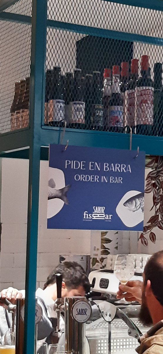jupeso1's tweet photo. Ya podéis pedir en la barra de #SailorFishBar en el centro de #Valencia  Cerveza artesanal,  vino, marisco y tapas suculentas. https://t.co/BVzBVOVc8v