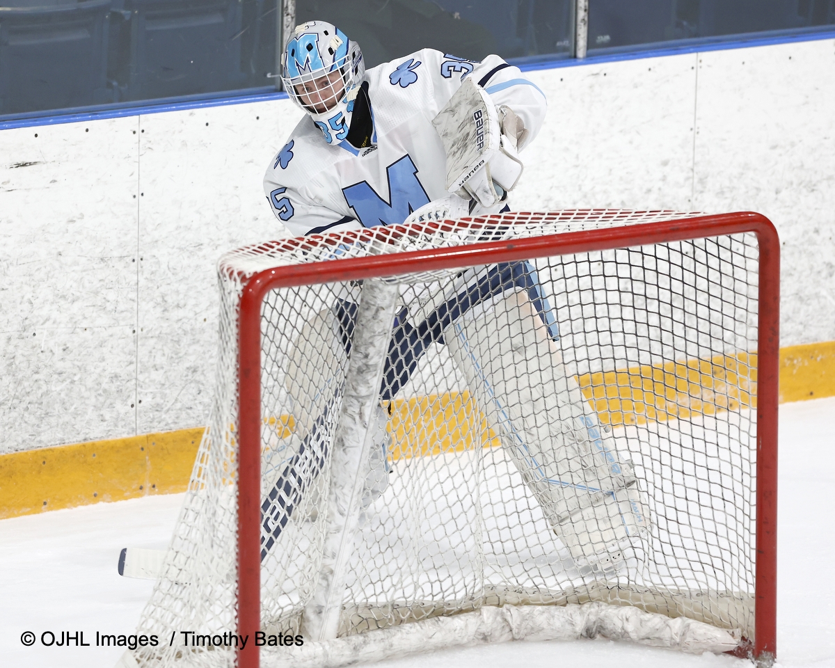 ojhlimages's tweet photo. No compromise for "tendies" you either make the play or suffer the consequences, Cameron Smith #35 of the St. Michael's Buzzers @ojhlofficial @ojhlimages @cjhlhockey @OHAhockey1 @stmbuzzers @tigersjra #CJHL #OJHL #OJHLImages #leagueofchoice #juniorhockey #followthephotogs #DOPOJ https://t.co/MDfAhFLLQ9