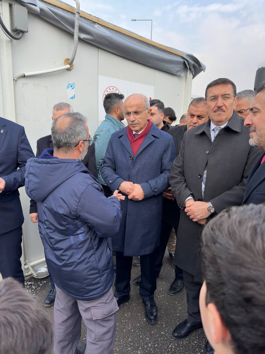 samiermbb's tweet photo. Bugün, büyük bir özveri ve dayanışma ile kurulan konteyner kentimizi ziyaret ettik. 

Yaralarımızı birlikte saracağız, güçlü bir toplum için her daim beraberiz...

#Malatya #HazırızKararlıyız https://t.co/YWZwWaJ77o